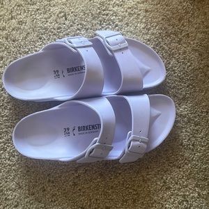 UO Birkenstock size 39 in color violet